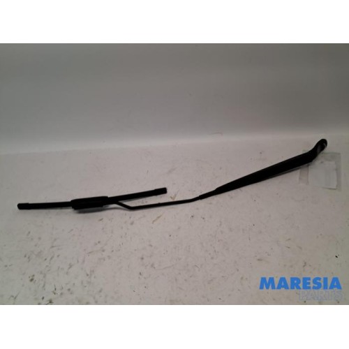 Citroen - C3 - Front wiper arm