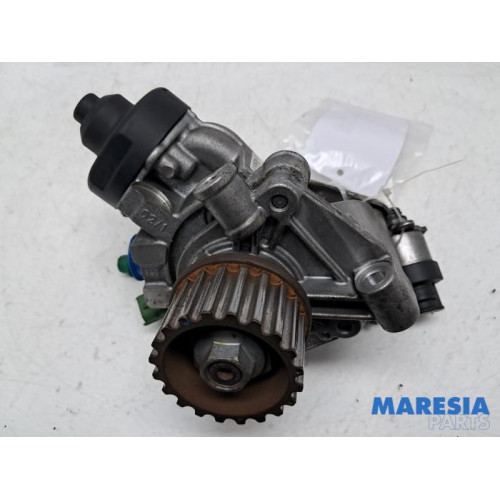 Renault - Clio - Mechanical fuel pump