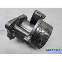 Renault - Clio - Vacuum pump (diesel)