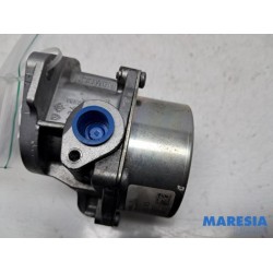 Renault - Clio - Vacuum pump (diesel)