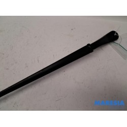 Renault - Clio - Front wiper arm