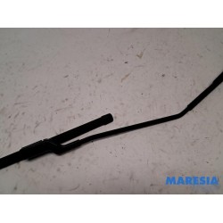 Renault - Clio - Front wiper arm