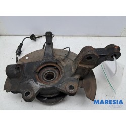 Renault - Clio - Knuckle, front right