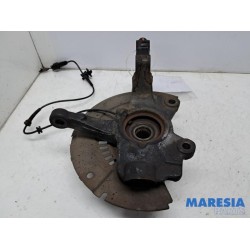 Renault - Clio - Knuckle, front right