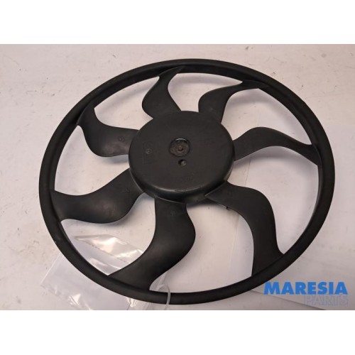 Renault - Clio - Fan motor
