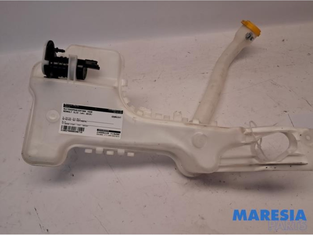Renault - Clio - Front windscreen washer reservoir