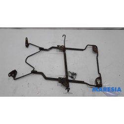 Opel - Vivaro - Aufhängemechanik Reserverad
