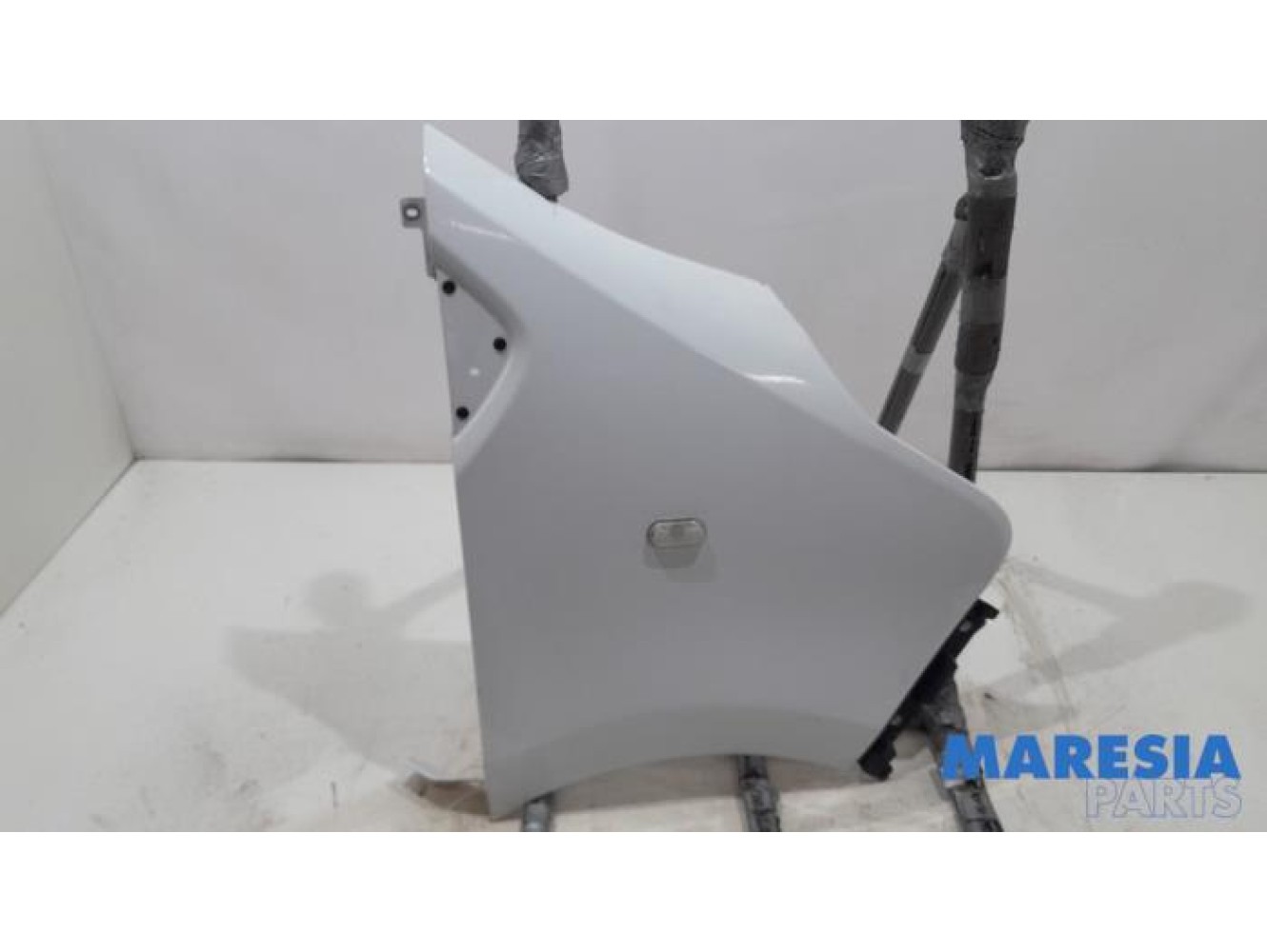 Opel - Vivaro - Front wing, right
