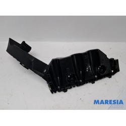 Renault - Arkana - Rear bumper bracket central