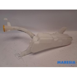 Renault - Arkana - Front windscreen washer reservoir