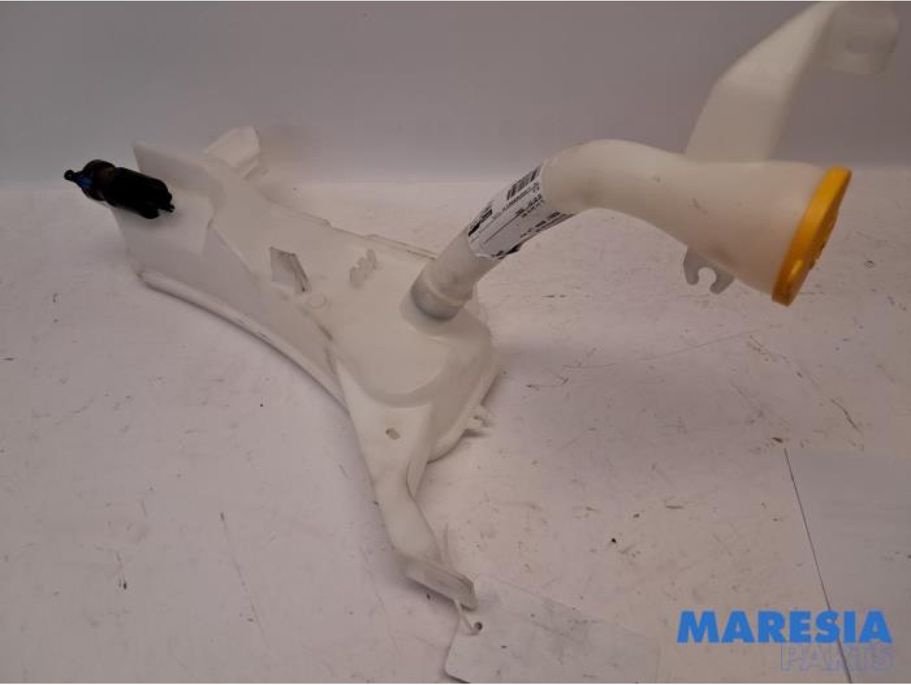 Renault - Arkana - Front windscreen washer reservoir