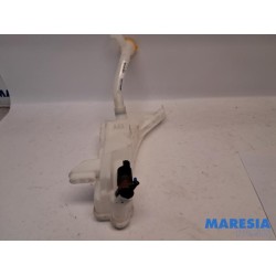 Renault - Arkana - Front windscreen washer reservoir