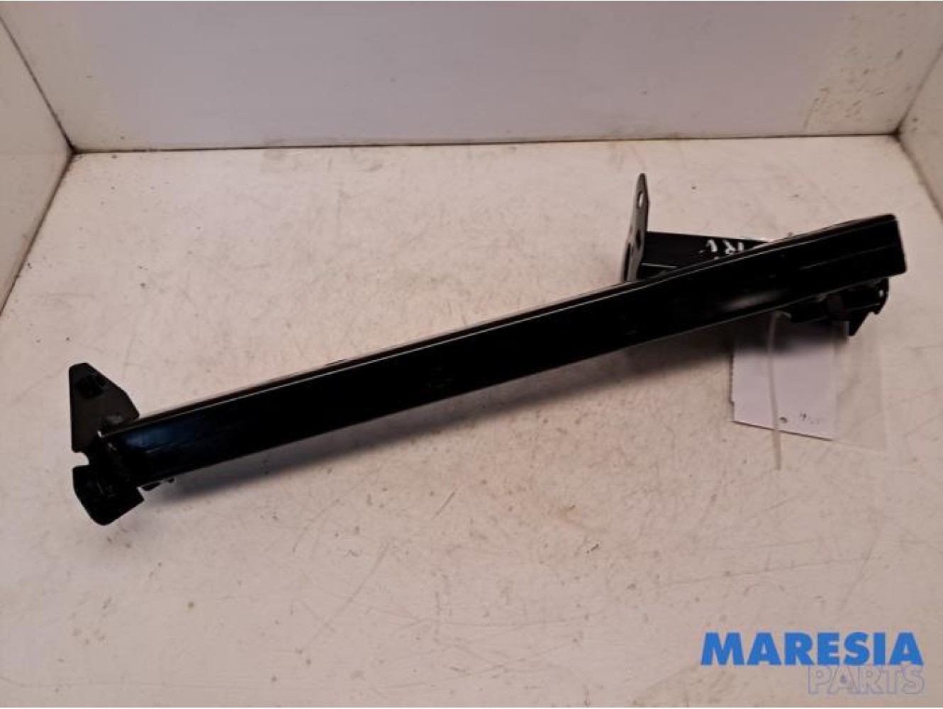 Renault - Arkana - Front part support