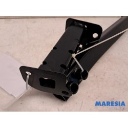 Renault - Arkana - Front part support