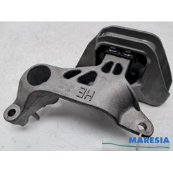 Renault - Arkana - Engine mount