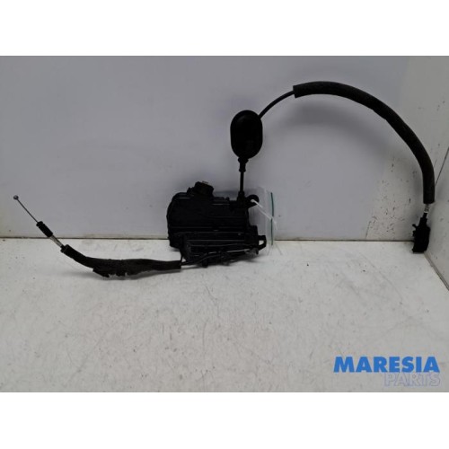 Renault - Clio - Front door lock mechanism 4-door, right
