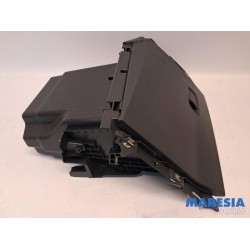 Renault - Clio - Glovebox