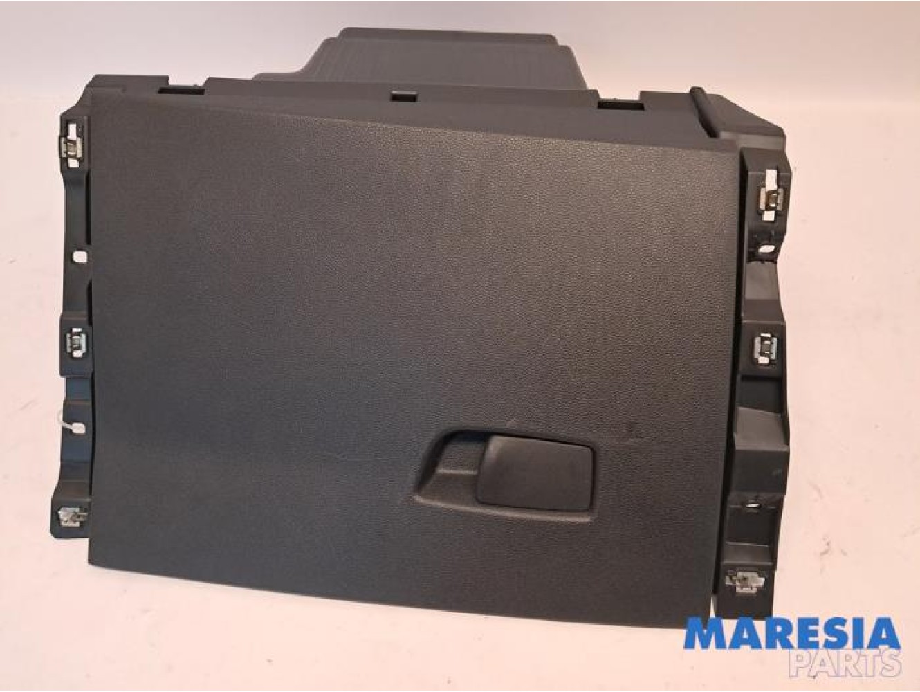 Renault - Clio - Glovebox