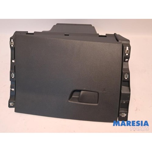 Renault - Clio - Glovebox