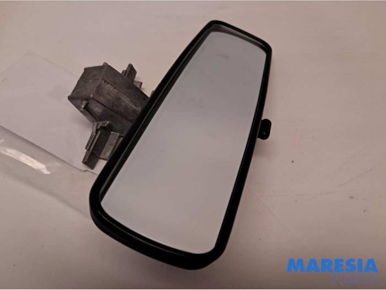 Renault - Clio - Rear view mirror