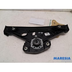Renault - Clio - Rear door window mechanism 4-door, right
