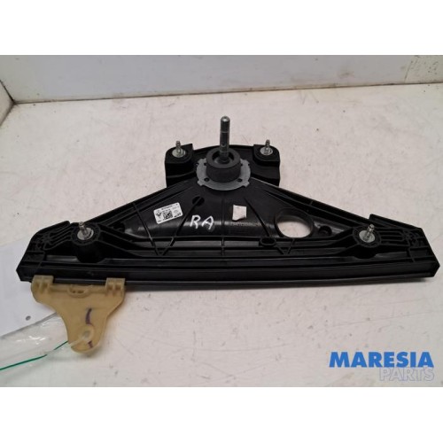 Renault - Clio - Rear door window mechanism 4-door, right