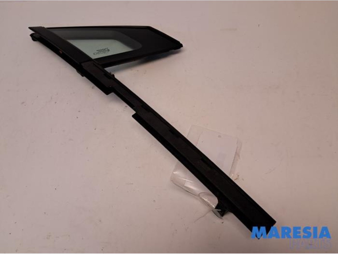 Renault - Clio - Quarter light, front right