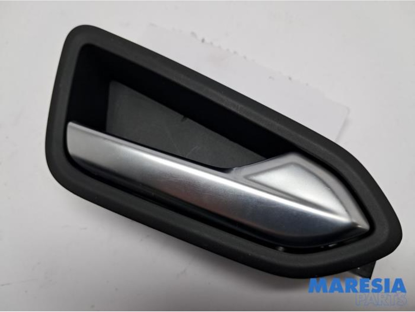 Renault - Clio - Rear door handle 4-door, right