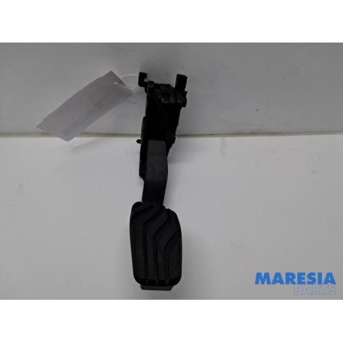 Renault - Clio - Throttle pedal position sensor