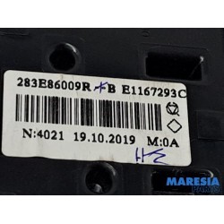 Renault - Clio - Panic lighting switch