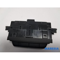 Renault - Clio - AIH headlight switch
