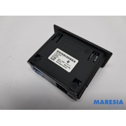 Renault - Clio - AUX/USB aansluiting