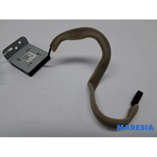Renault - Clio - GPS Antenne