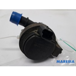 Renault - Clio - Additional water pump