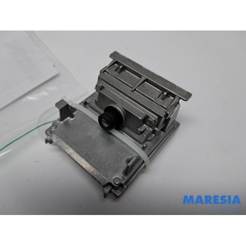 Renault - Clio - Front camera