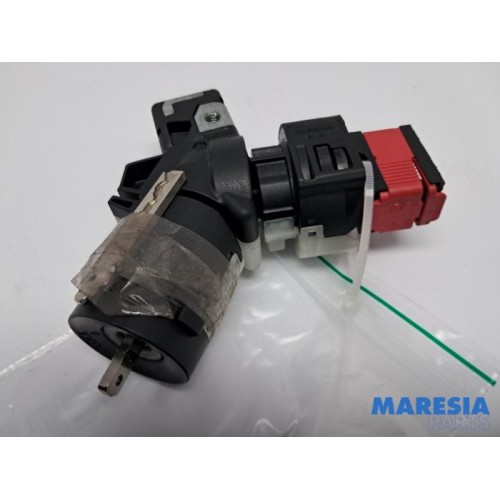 Renault - Clio - Ignition lock + key