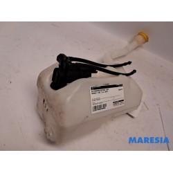 Renault - ZOE - Front windscreen washer reservoir