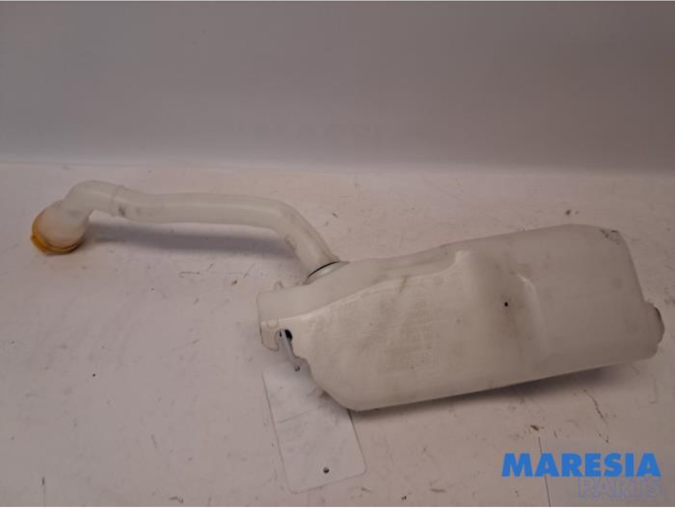 Renault - ZOE - Front windscreen washer reservoir