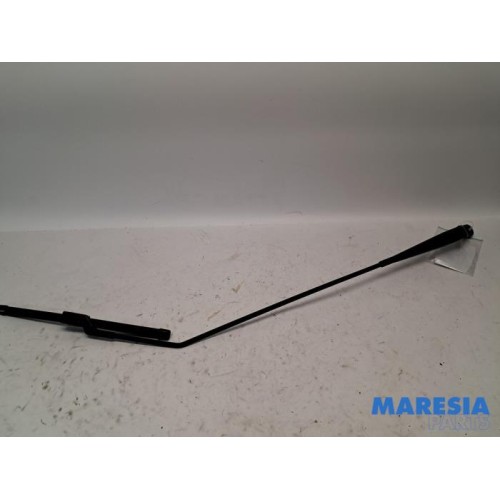 Renault - ZOE - Front wiper arm