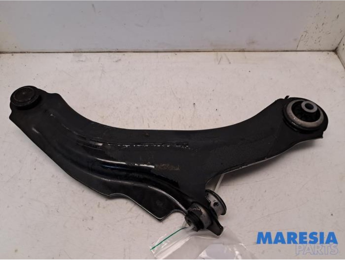 Renault - ZOE - Front lower wishbone, left