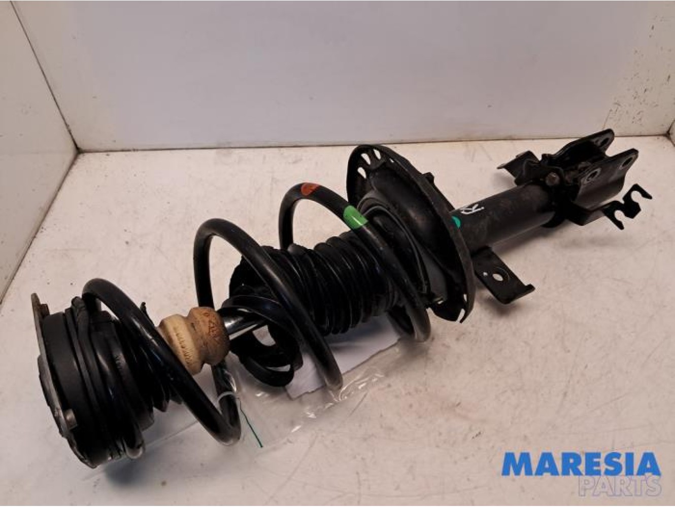 Renault - ZOE - Front shock absorber rod, right