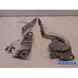 Renault - ZOE - Bonnet Hinge