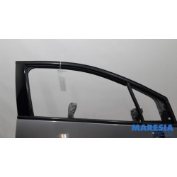 Renault - Captur - Front door 4-door, right
