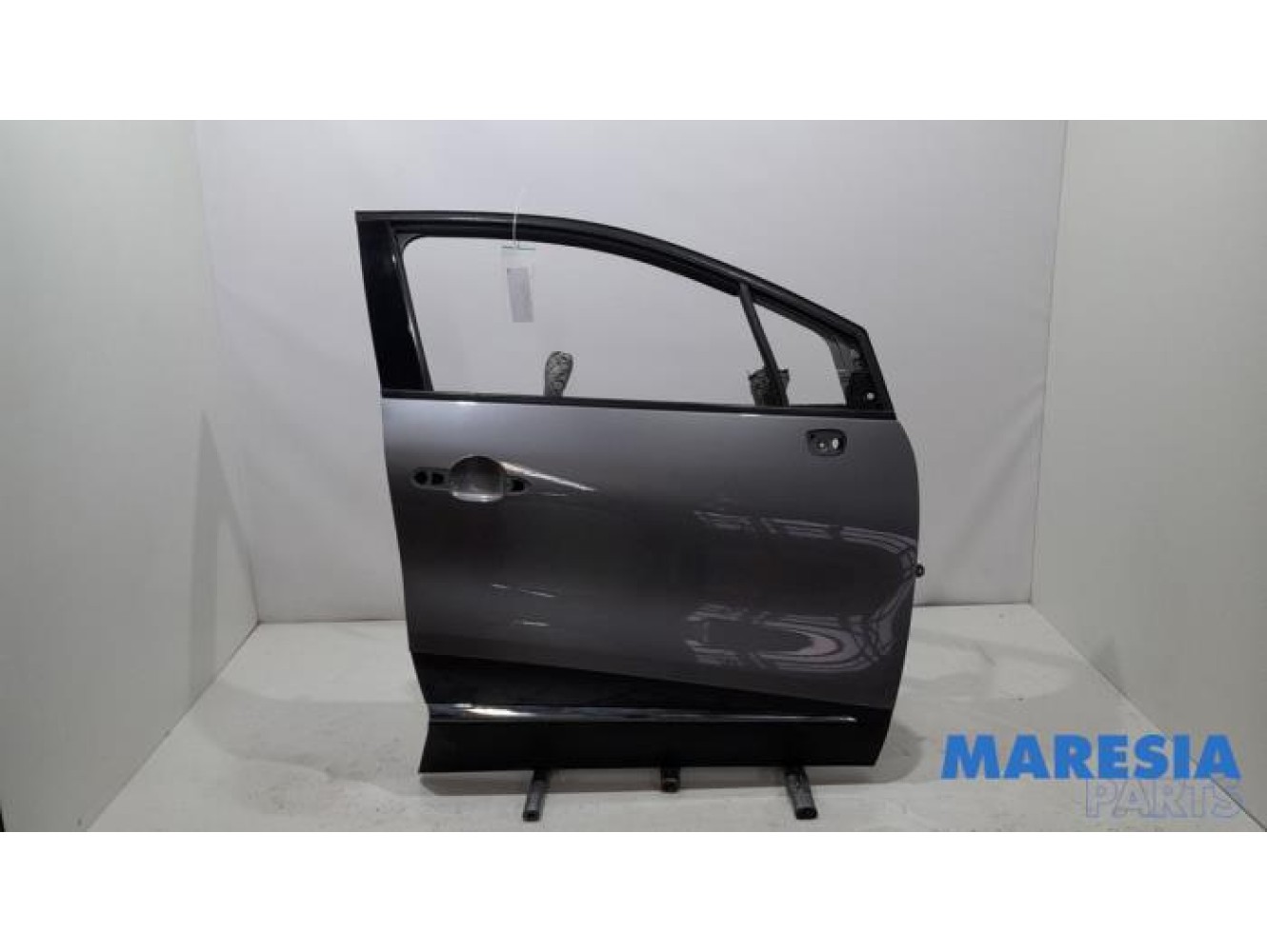 Renault - Captur - Front door 4-door, right