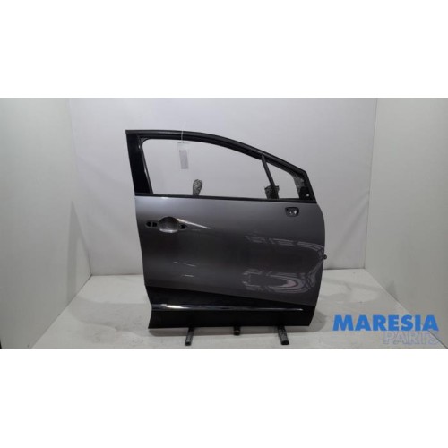 Renault - Captur - Front door 4-door, right