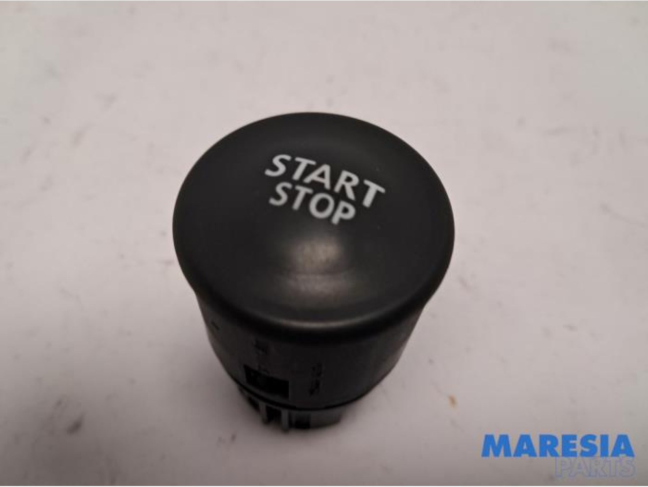 Renault - Scenic - Start/stop switch