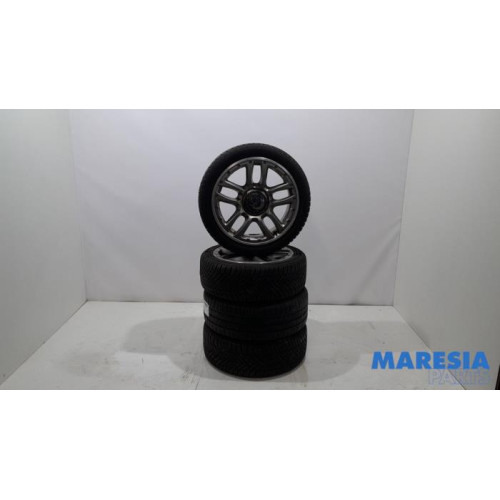 Fiat - 500 - Sportvelgenset + banden