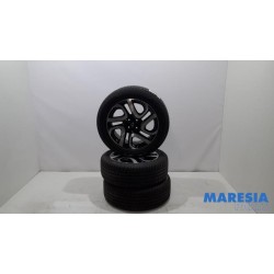 Renault - Captur - Sportvelgenset + banden