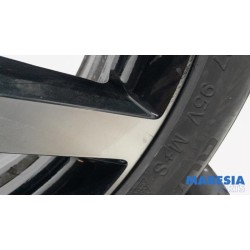 Renault - Captur - Sportvelgenset + banden