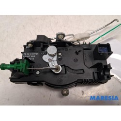 Opel - Vivaro - Minibus/van rear door lock mechanism